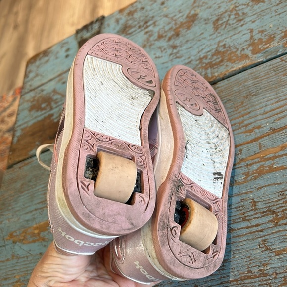 Heelys x Reebok, BB4500 Low, White/Pink/Sparkle Size 1 - Picture 4 of 5